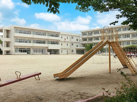 ���ӊ��@���w�Z 1240m �䑷�q�s���䑷�q��O���w�Z