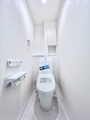 �g�C���@�g�C����1�K��2�K���ꂼ��ɔz�u����Ă��ĂƂĂ��֗��ł��B 