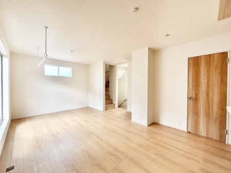 ���̑����ρ@�Ƒ��̏Ί炪���R�Ɛ��܂�Ă���A����ȕ��͋C�̃_�C�j���O�Ɏd�オ���Ă��܂��B