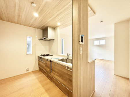 �L�b�`���@���������Ȃ���ł����Ƒ��Ƃ̉�b���y���߂�ΖʃL�b�`��