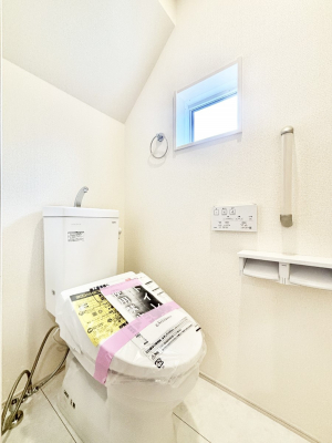 �g�C���@�g�C����1�K��2�K���ꂼ��ɔz�u����Ă��ĂƂĂ��֗��ł��B 