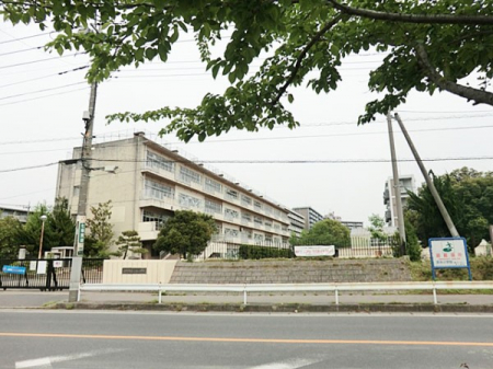 ���ӊ��@���w�Z 1100m �O���s���F�����w�Z