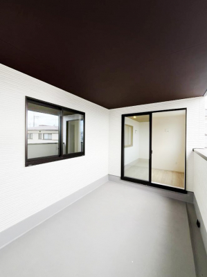 �o���R�j�[�@�㕔�ɉ������������Ă���̂ŋ}�ȉJ�̎��ɂ����S�ł��B 