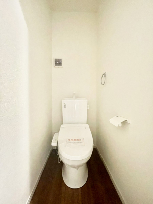 �g�C���@�g�C����1�K��2�K���ꂼ��ɔz�u����Ă��ĂƂĂ��֗��ł��B 
