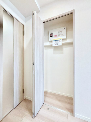 ���̑����ρ@���r���O���[�B�����Ɏ��[������ƕ����W�܂�LDK���X�b�L���Еt�������ł��ˁB  