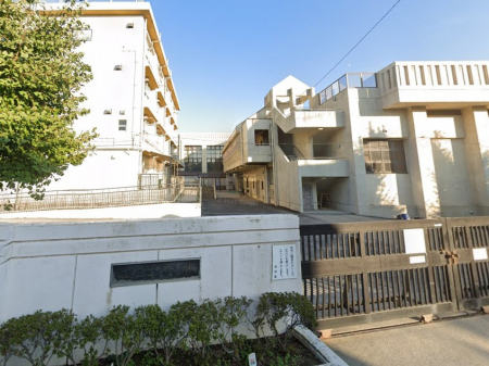 ���ӊ��@���w�Z 500m ���n�旧�ш䒆�w�Z