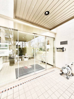 �G���g�����X�@�������������͋C�̃G���g�����X