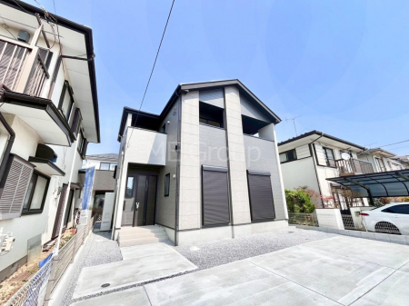 ���n�O�ώʐ^�@�������ꂽ�O�ρA�㎿�ȏZ��Ԃ��L���鎺���͉i�����S���ĉ߂�����Z���ł��B 