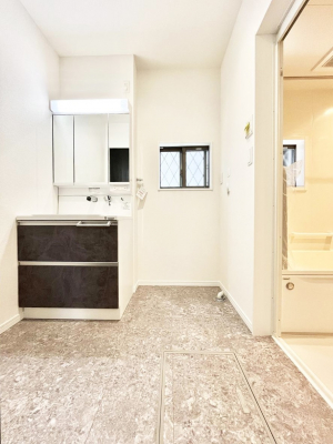 ���ʑ�E���ʏ��@�������̂�����K��Ԃł��B�����̐g�x�x���C�����ǂ����g�������܂��B 