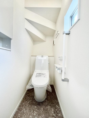 �g�C���@�g�C����1�K��2�K���ꂼ��ɔz�u����Ă��ĂƂĂ��֗��ł��B 