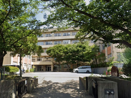 ���ӊ��@���w�Z 1900m �O���s���O�쒆�w�Z