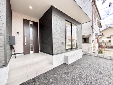 ���ց@��؂ȉƑ��A���q���o�}���錺�ցB