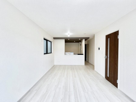 ���̑����ρ@�Ƒ��̏Ί炪���R�Ɛ��܂�Ă���A����ȕ��͋C�̃_�C�j���O�Ɏd�オ���Ă��܂��B