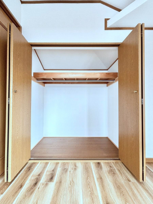 ���[�@�m���̃N���[�[�b�g�B���s��������̂Ō���̈ߗނ�����������܂�܂��B