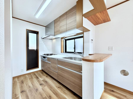 �L�b�`���@������̂��閾�邢�L�b�`���B�S�~�̂ď�����O�ɂ��邱�Ƃ��ł��A���C�ɂ��𗧂��܂��B 