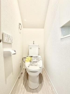 �g�C���@�g�C����1�K��2�K���ꂼ��ɔz�u����Ă��ĂƂĂ��֗��ł��B 