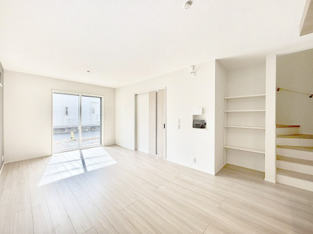 ���r���O�@�Ƒ��c���̎��Ԃ����������Ȃ��났�̃��r���O�_�C�j���O�B   