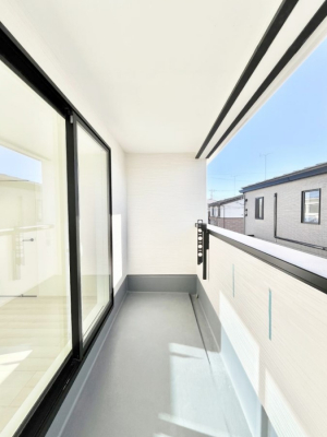 �o���R�j�[�@�C���i�[�o���R�j�[�Ȃ̂ŉJ�ł����󕨂����������o���āA���ʂ�������̂Ŋ������ǂ��A�������X�y�[�X�Ƃ��ďd�󂵂܂��B 