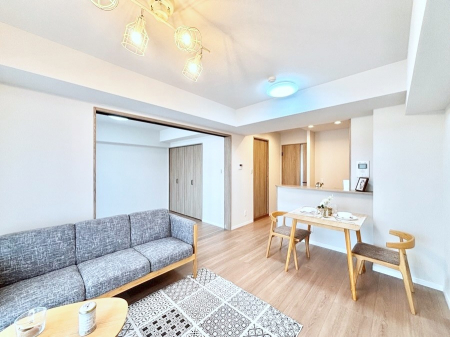 ���r���O�@�Ƒ��ꏏ�ɂ��H�����y���݂����Ȃ�L�X���r���O�_�C�j���O