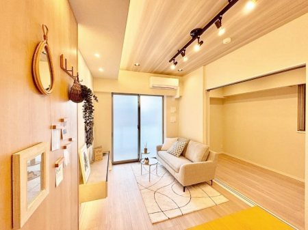 ���r���O�@���邢�z���������A�����̕��͋C�ɖ�������郊�r���O�_�C�j���O