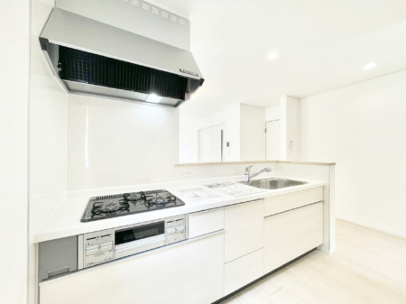 �L�b�`���@���������Ȃ���ł����Ƒ��Ƃ̉�b���y���߂�ΖʃL�b�`��