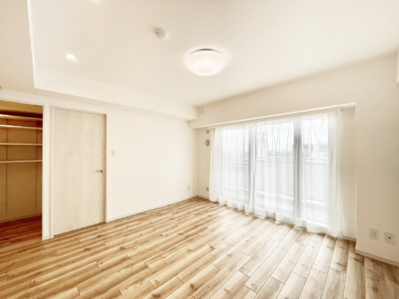 ���r���O�@�傫�ȑ����炽���Ղ�̗z���ƕ����������郊�r���O