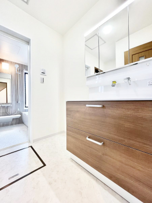 ���ʑ�E���ʏ��@�������̂�����K��Ԃł��B�����̐g�x�x���C�����ǂ����g�������܂��B 