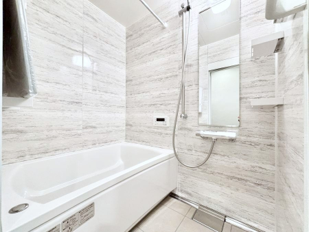 �����@����̔�������Ă���閾�邢�������̂���o�X���[��  