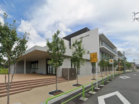 ���ӊ��@���w�Z 1030m ���旧�����񒆊w�Z