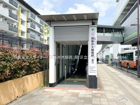 ���ӊ��@�w 1280m ���闢�ɐl���C�i�[�u���V���t���v�w