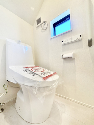 �g�C���@�g�C����1�K��2�K���ꂼ��ɔz�u����Ă��ĂƂĂ��֗��ł��B 