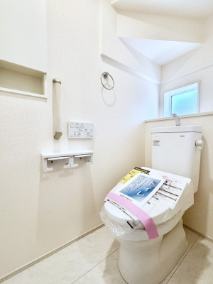 �g�C���@�g�C����1�K��2�K���ꂼ��ɔz�u����Ă��ĂƂĂ��֗��ł��B 