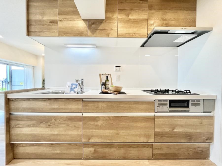 �L�b�`���@�������̂������ŉƑ��̏Ί炪�L����܂��I