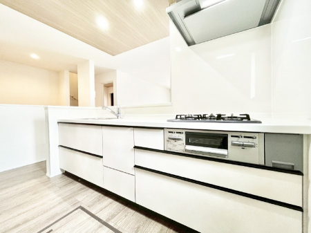 �L�b�`���@�J�E���^�[�z���ɂ��b�������Ȃ��疈���̂������������Ɗy����