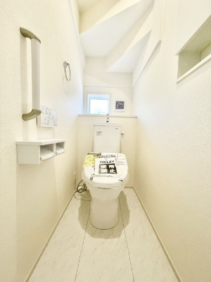 �g�C���@�g�C����1�K��2�K���ꂼ��ɔz�u����Ă��ĂƂĂ��֗��ł��B