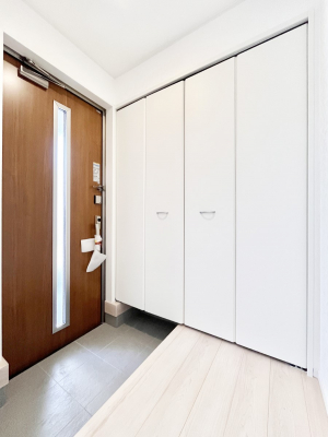 ���ց@�K���X�X���b�g�̓��������փh�A�������Ɍ���͂��Ă���܂�