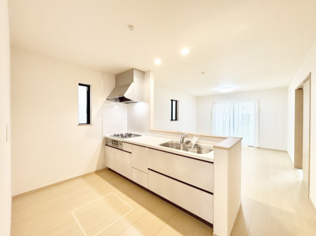 �L�b�`���@�u�₩�ȕ����ʂ蔲����L�b�`���B��������̂Ŗ��邭���C�ɂ��𗧂��܂��B