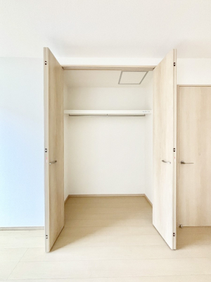 ���[�@�m���̃N���[�[�b�g�B���s��������̂Ō���̈ߗނ�����������܂�܂��B