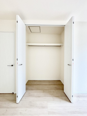 ���[�@�m���̃N���[�[�b�g�B���s��������̂Ō���̈ߗނ�����������܂�܂��B