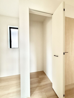 ���̑����ρ@�L�����[�B�|�������G�߂̏��������[���邱�Ƃ��ł��܂��B