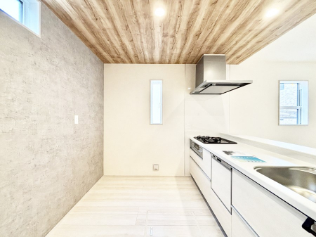 �L�b�`���@�u�₩�ȕ����ʂ蔲����L�b�`���B��������̂Ŗ��邭���C�ɂ��𗧂��܂��B