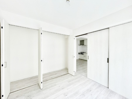 �Q���@�N���[�[�b�g�t���̂������ŏ[�������v���C�x�[�g���Ԃ��߂����܂��B