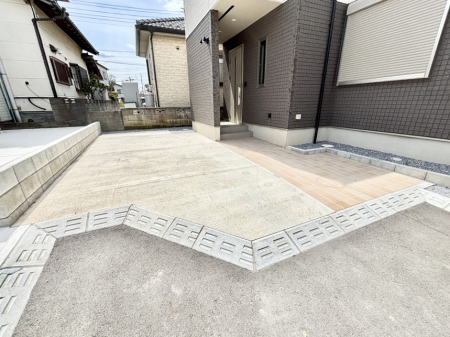 �@�����Ɍ������Ȃ����ԃX�y�[�X�B