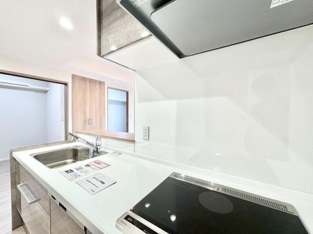 �L�b�`���@���������Ȃ���ł����Ƒ��Ƃ̉�b���y���߂�ΖʃL�b�`��