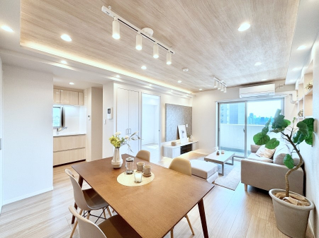 ���r���O�@���R������荞�܂�A�Ƒ��c���̏ꏊ�𖾂邭���o