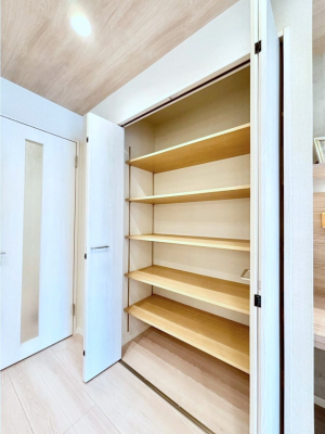 ���̑����ρ@�L�b�`���ɂ̓p���g���[�I�H�ނ̃X�g�b�N�͂������A���p�i�̎��[�Ȃǎg�����͂��낢��I