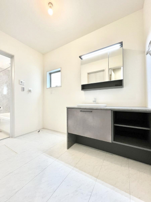 ���̑��@�������̂�����K��Ԃł��B�����̐g�x�x���C�����ǂ����g�������܂��B 