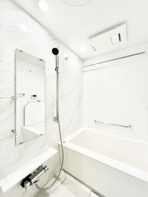 �����@����̔�������Ă���閾�邢�������̂���o�X���[��