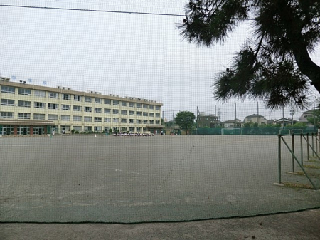 ���ӊ��@���w�Z 800m �����旧�������w�Z