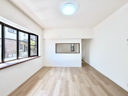 ���r���O�@�傫�ȑ����炽���Ղ�̗z���ƕ����������郊�r���O